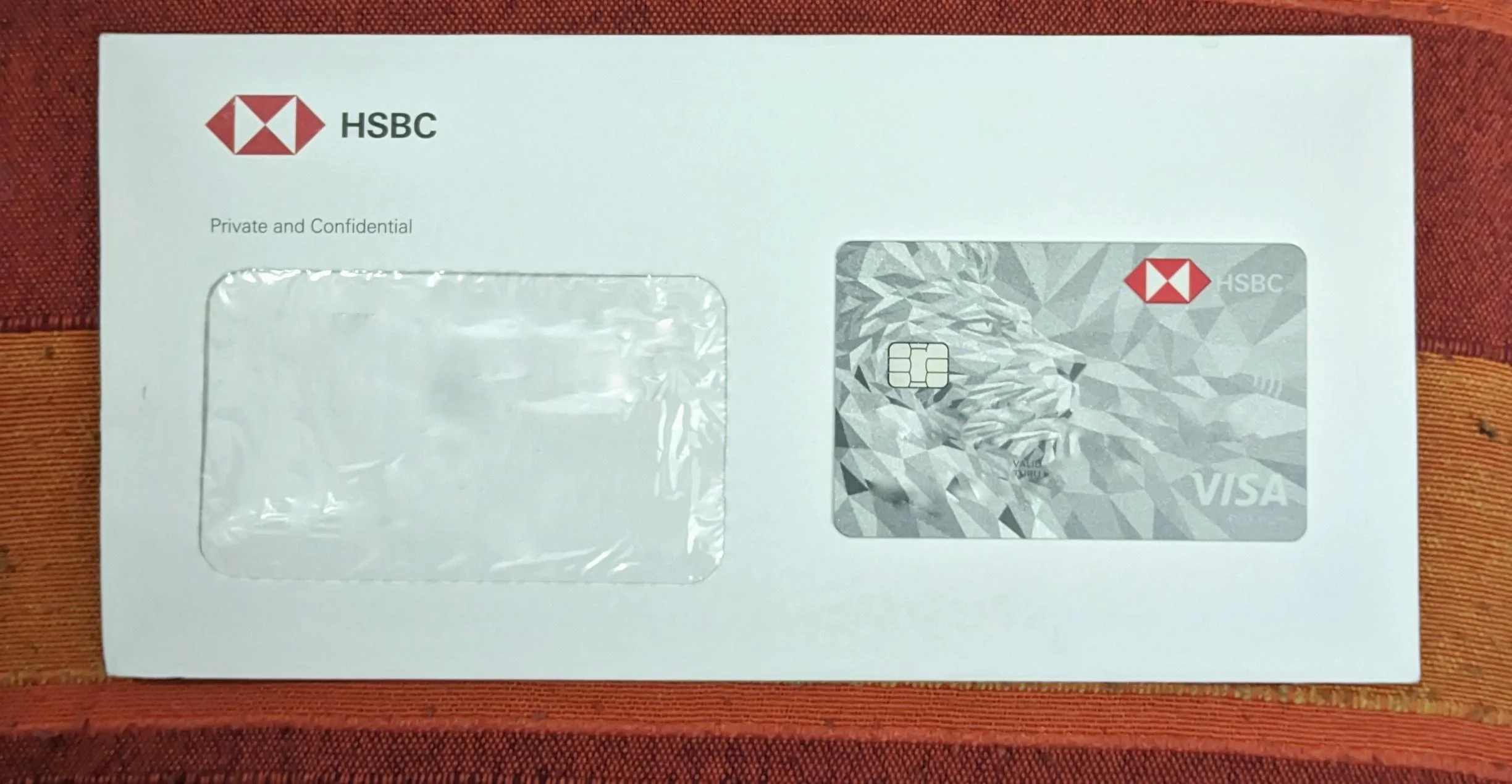 HSBC : Cartes de Crédit Innovantes pour un Monde Connecté